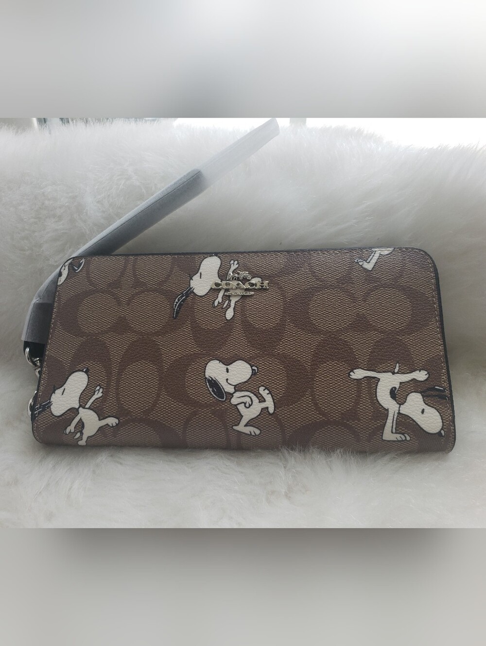 ⭐COACH X PEANUTS   Snoopy Zip Wallet
